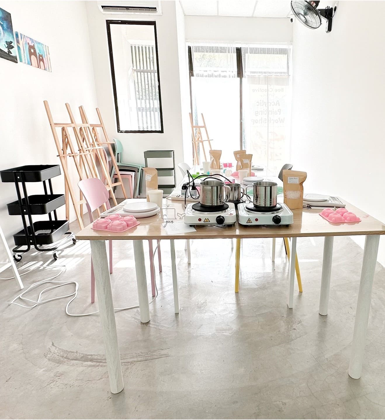 Teamwork Through Creativity: Top 16 Art and Craft Activities in Selangor -Yun Art Workshop
