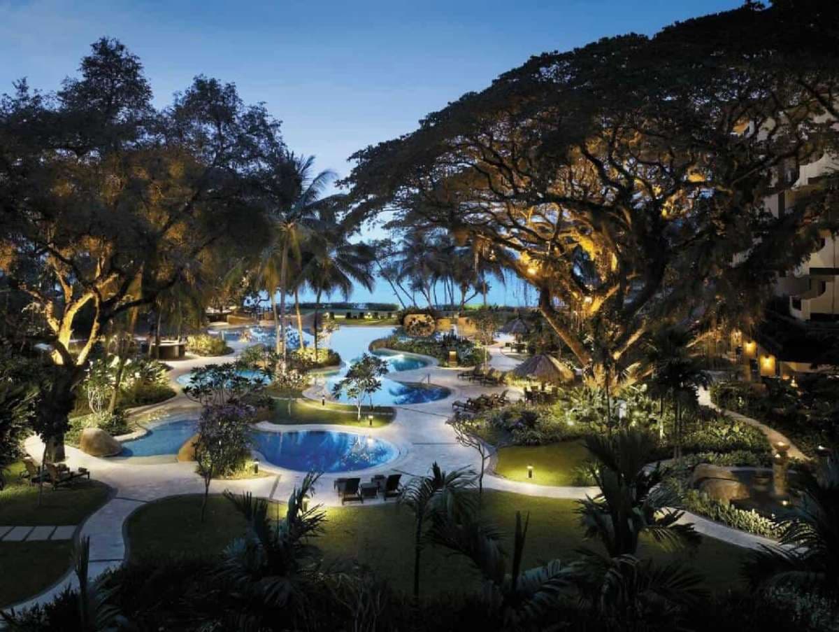 7 Top-Rated Luxury Hotels & Resorts (Shangri-La's Rasa Sayang Resort & Spa)