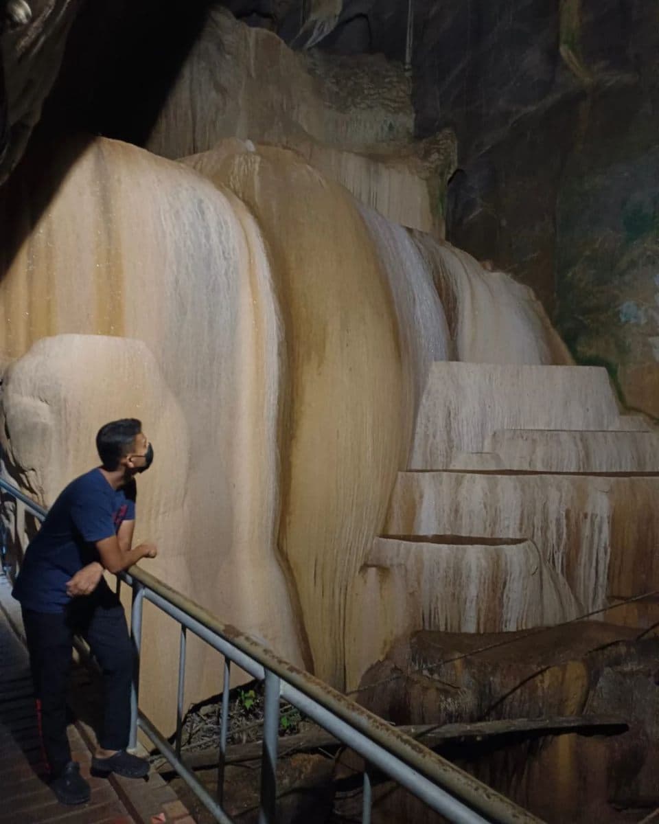 Team Building Activities From All Malaysian States: Kelam Cave