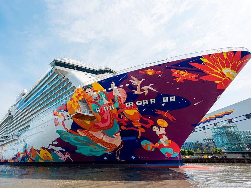 Spectrum of the Seas VS Genting Dream: Spectrum of the Seas