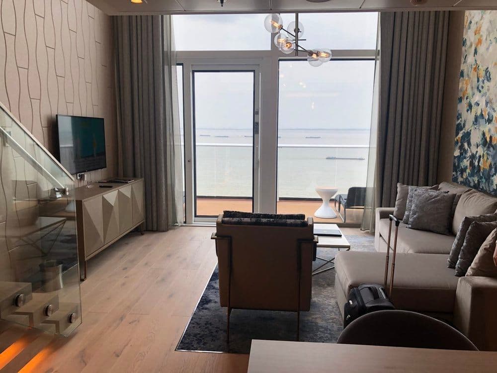 Spectrum of the Seas VS Genting Dream: Spectrum of the Seas Royal Suite Class
