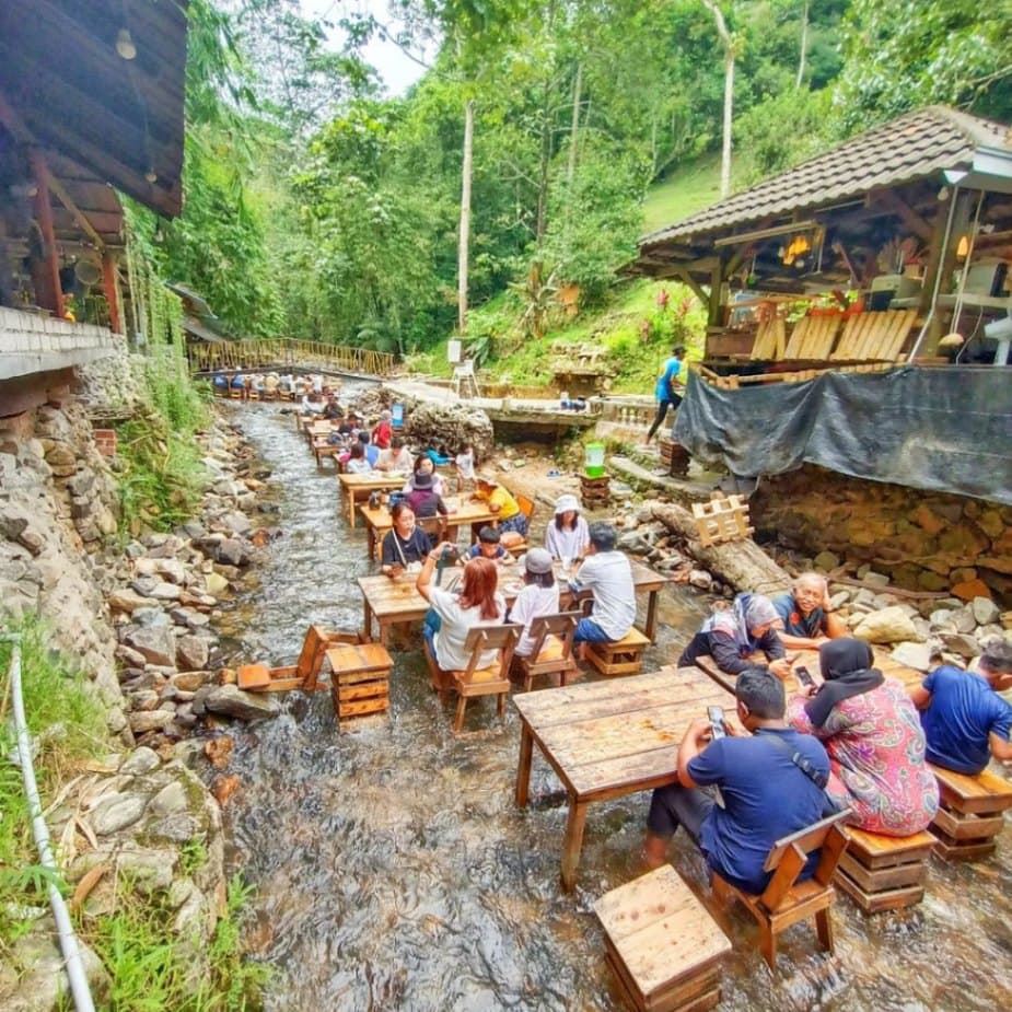 3-Day Team Building Itinerary Through the Heart of Kuala Lumpur: BBQ Lamb KL Kemensah