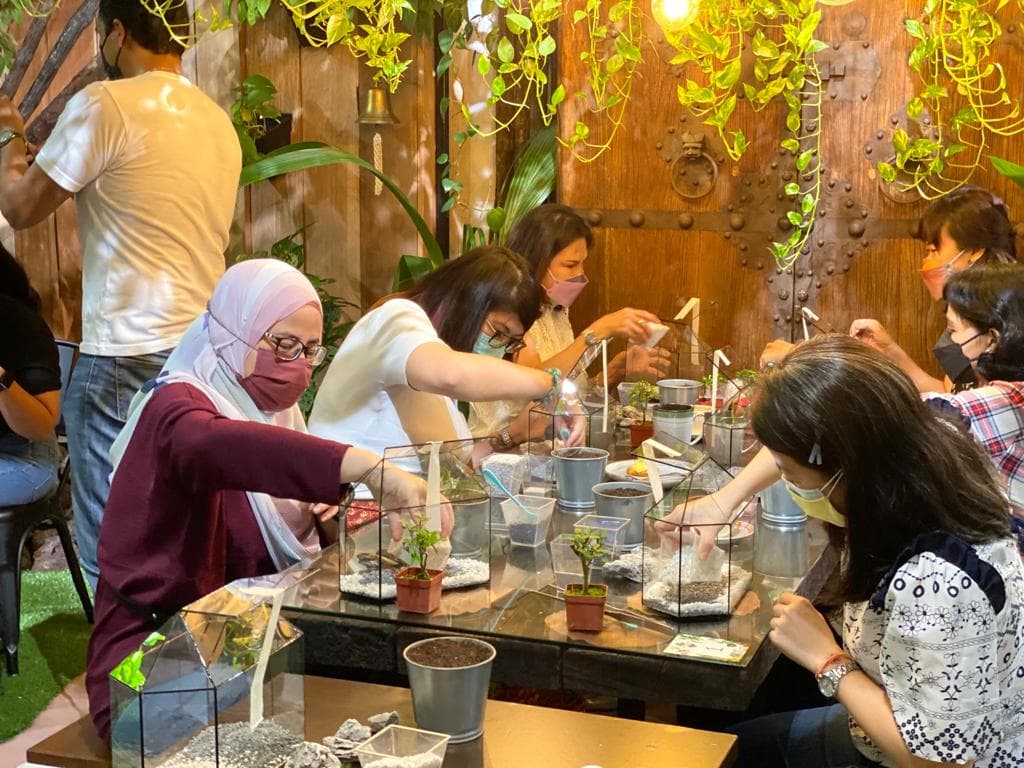 Teamwork Through Creativity: Top 16 Art and Craft Activities in Selangor - Mossarium Terrarium Malaysia