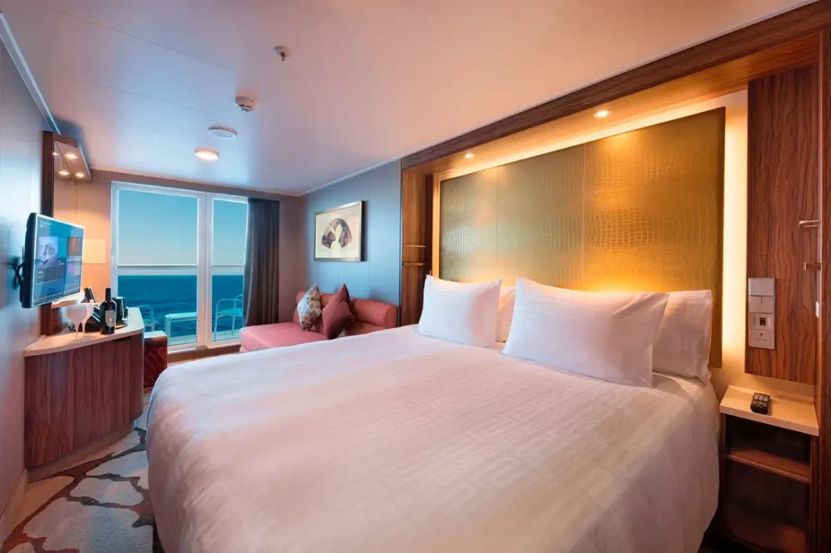 Spectrum of the Seas VS Genting Dream: Genting Dream Room