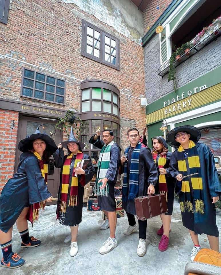(2D1N) Team Building at Lost World Of Tambun: Platform 9 ½