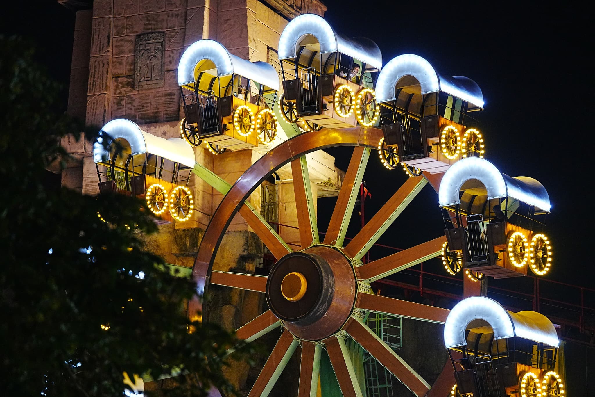 Boost Team Spirit: Best 21 After-Work Hours Team Building Spots in Klang Valley - Sunway Lagoon Night Park