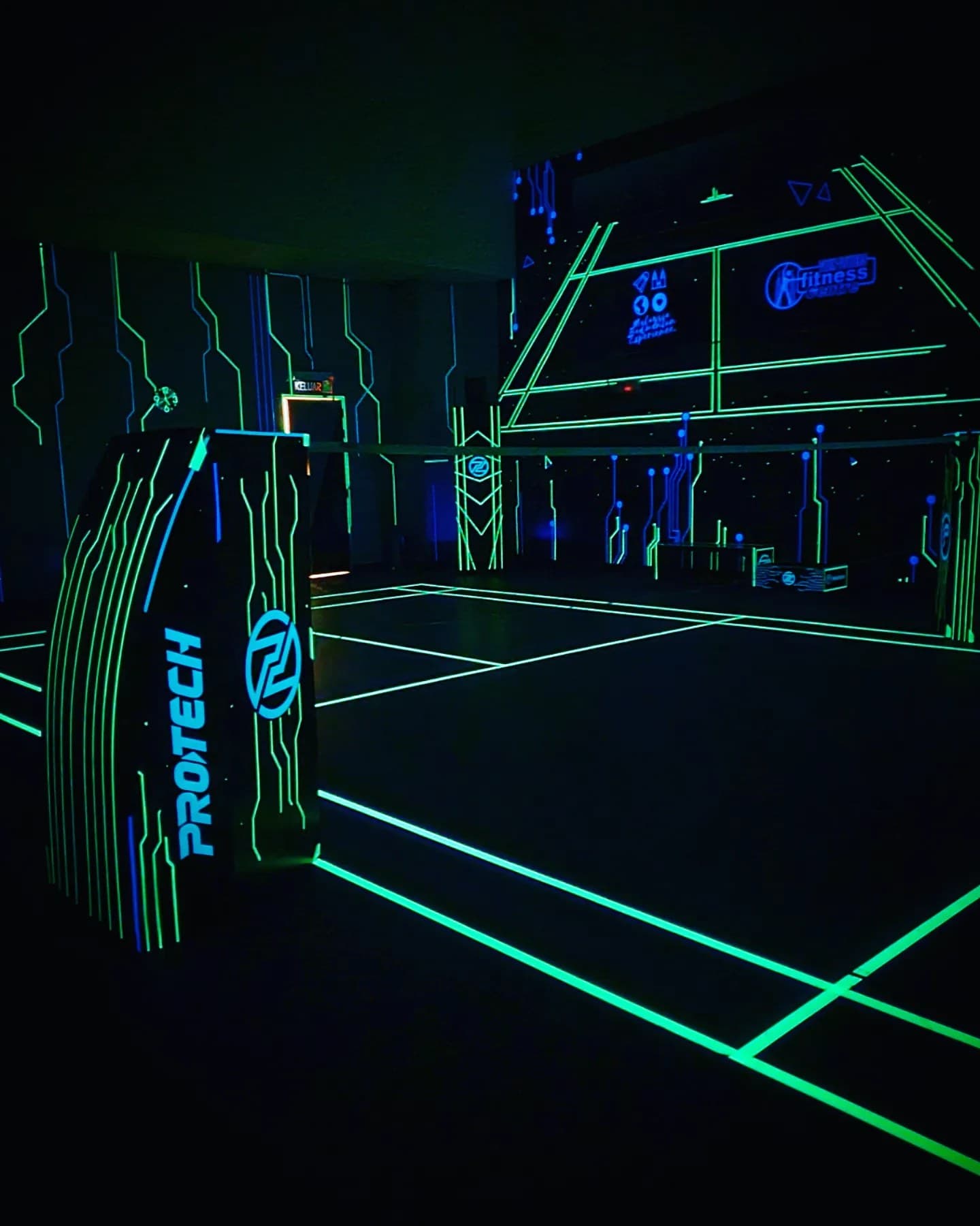 15 Exciting Sports Team-Building Activities in KL to Boost Team Spirit: Shuttle In The Dark