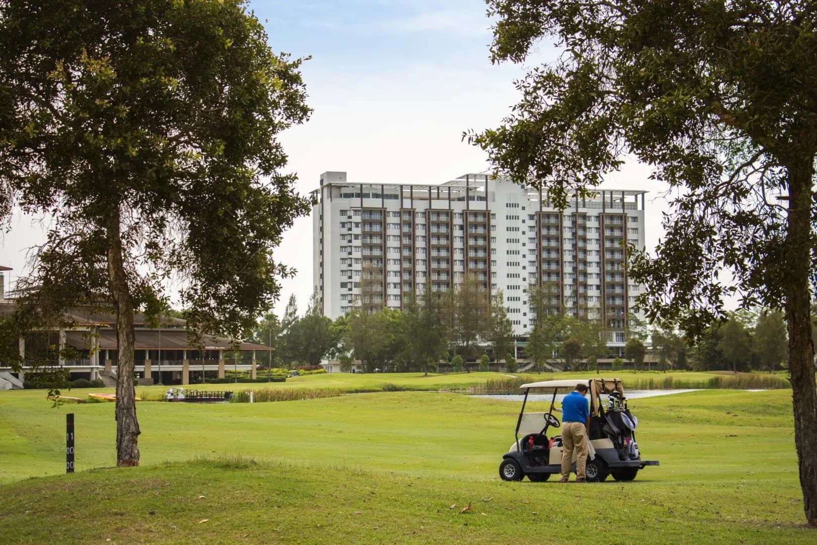 Selangor's 13 Highly-Rated Retreat Destinations for Corporate Teams: Amverton Cove Golf & Island Resort