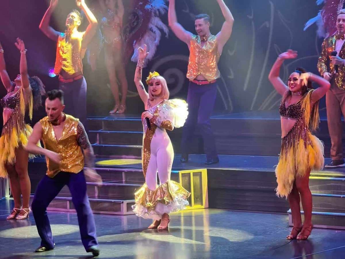 What you can do on Genting Dream Cruise? (Performance/Show)