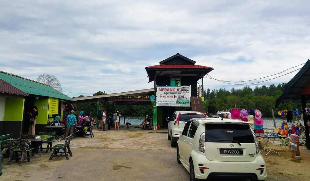 Island Hopping: Merang Jetty
