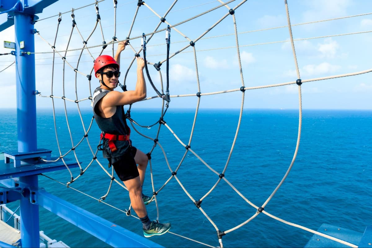 Spectrum of the Seas VS Genting Dream: Genting Dream Rope Courses