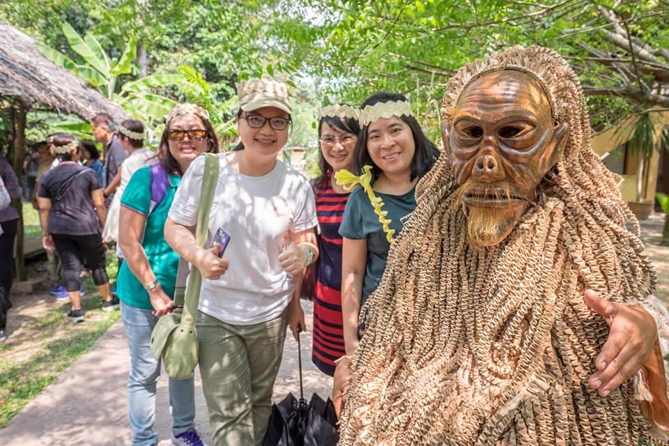 9 Islands for Corporate Retreats: 9 Islands for Corporate Retreats: Carey Island Mah Meri Cultural Village