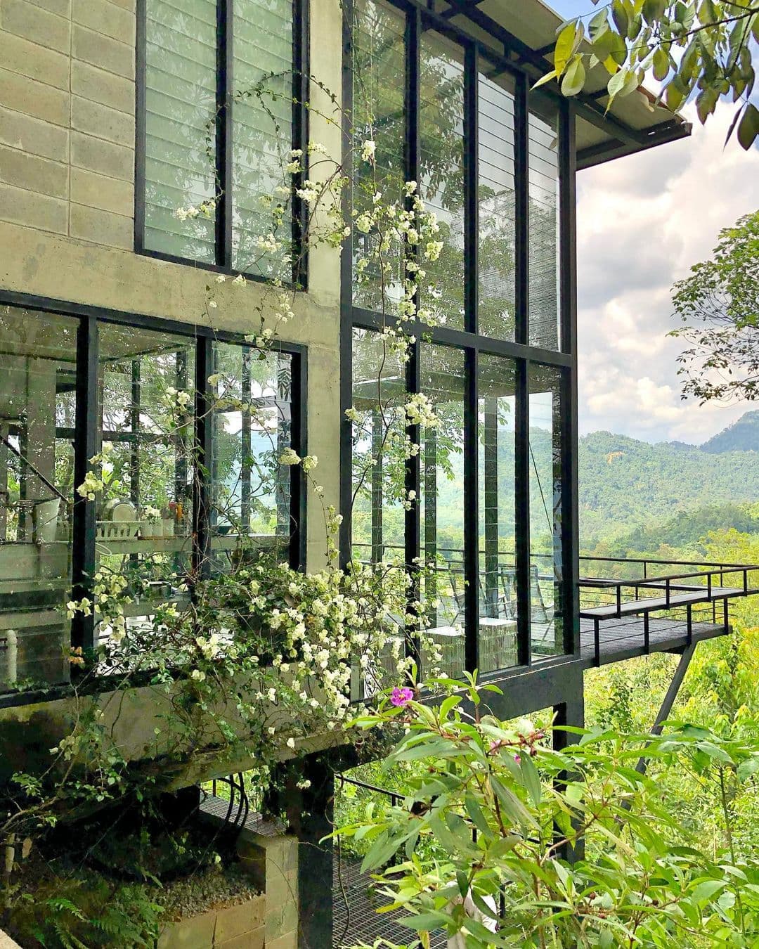 Selangor's 13 Highly-Rated Retreat Destinations for Corporate Teams: Hillside Batu Retreats