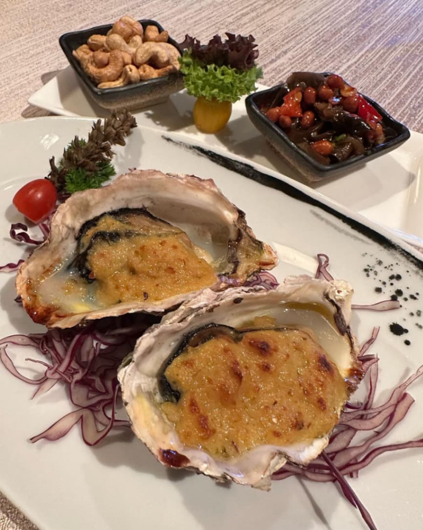 Spectrum of the Seas VS Genting Dream: Genting Dream Dining