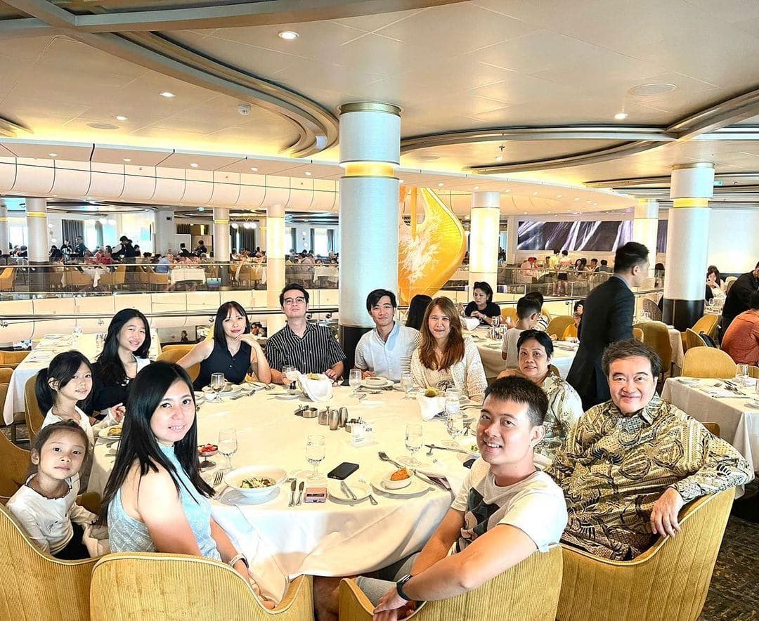 Spectrum of the Seas VS Genting Dream: Spectrum of the Seas Dining