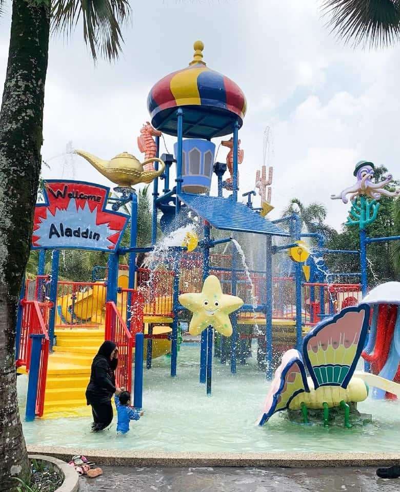 (Under RM50) 6 Most Popular Water Parks in Malaysia That Are Budget-Friendly: WaterWorld at i-City Theme Park