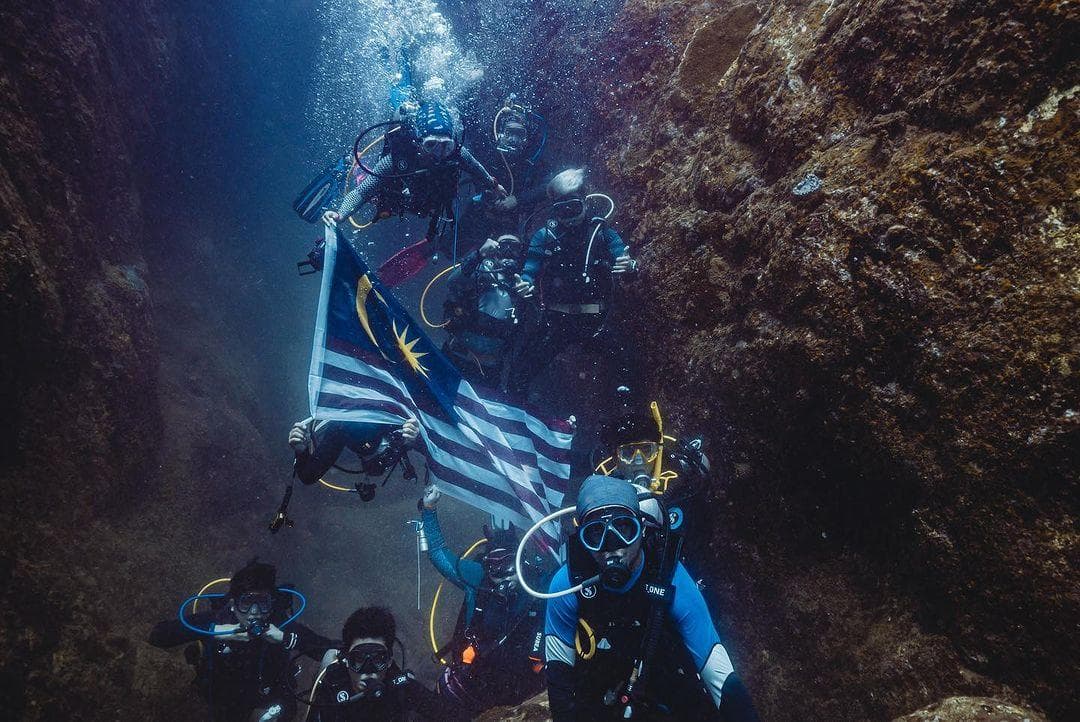 10 Nature-Inspired Activities in Malaysia for Stronger Connections: Scuba Diving