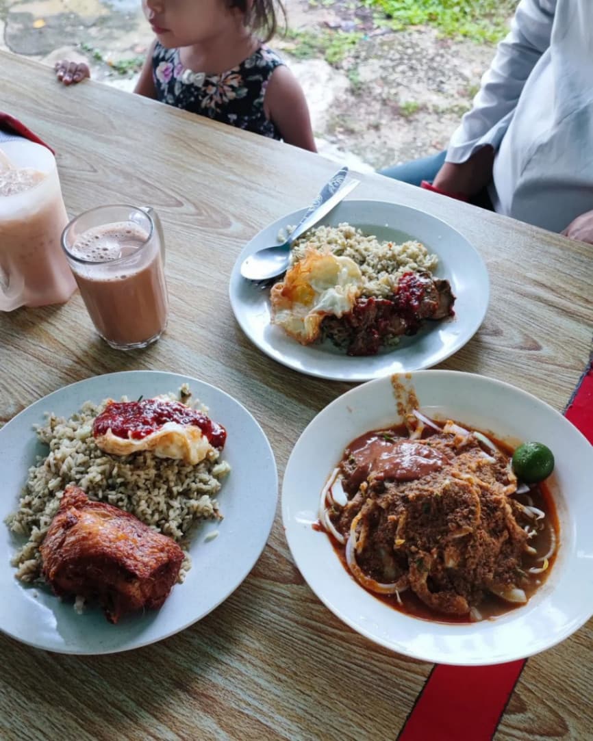 Rediscover the South: A 3D2N Johor Corporate Retreat Itinerary - Warung Pokok Cherry