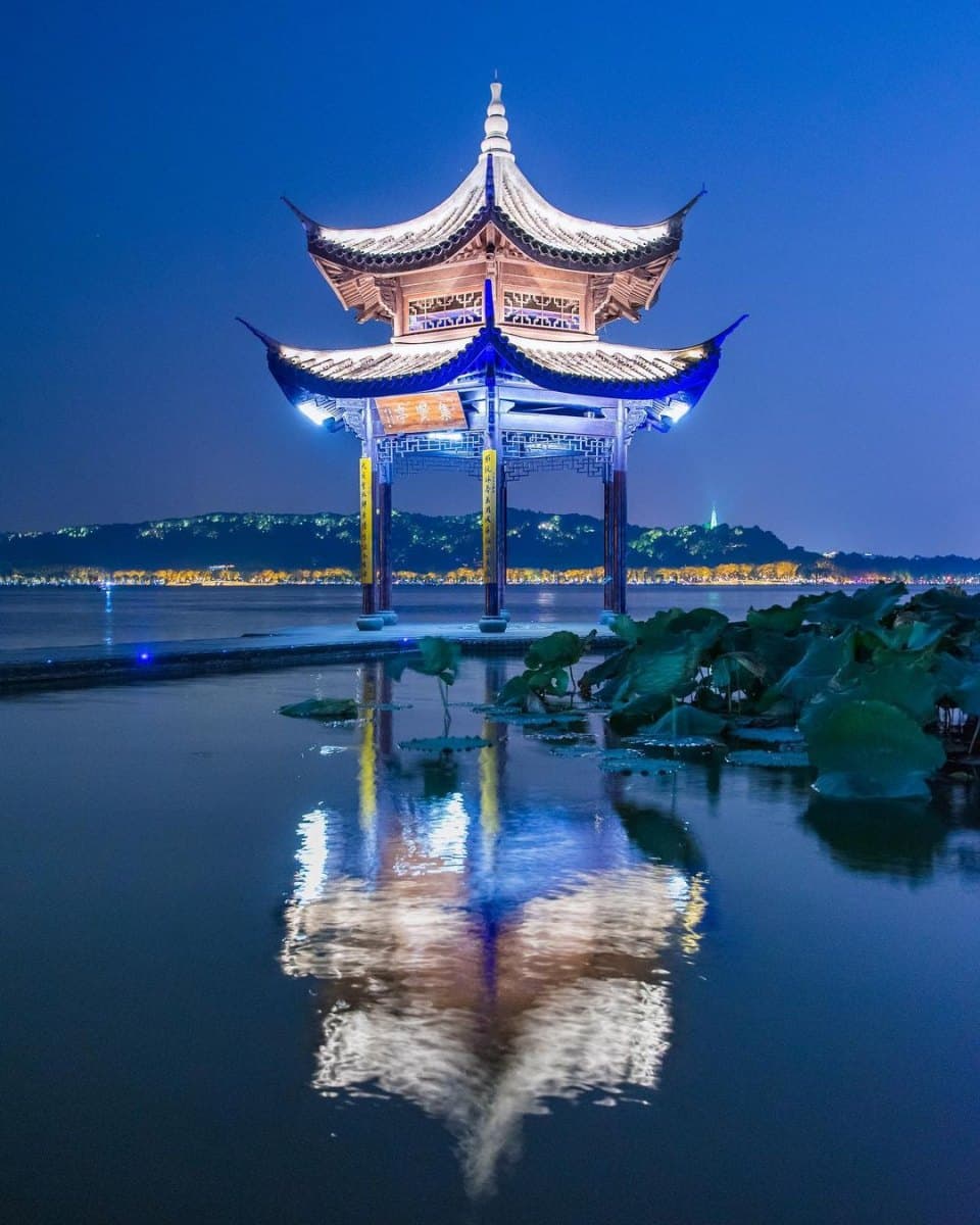 Alibaba Company All-Inclusive Tour: West Lake (Xi Hu) of Hangzhou