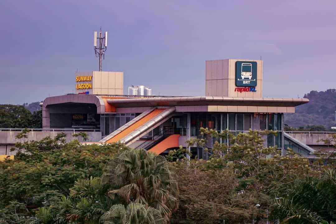 Sunway Lagoon vs SplashMania: Sunway BRT