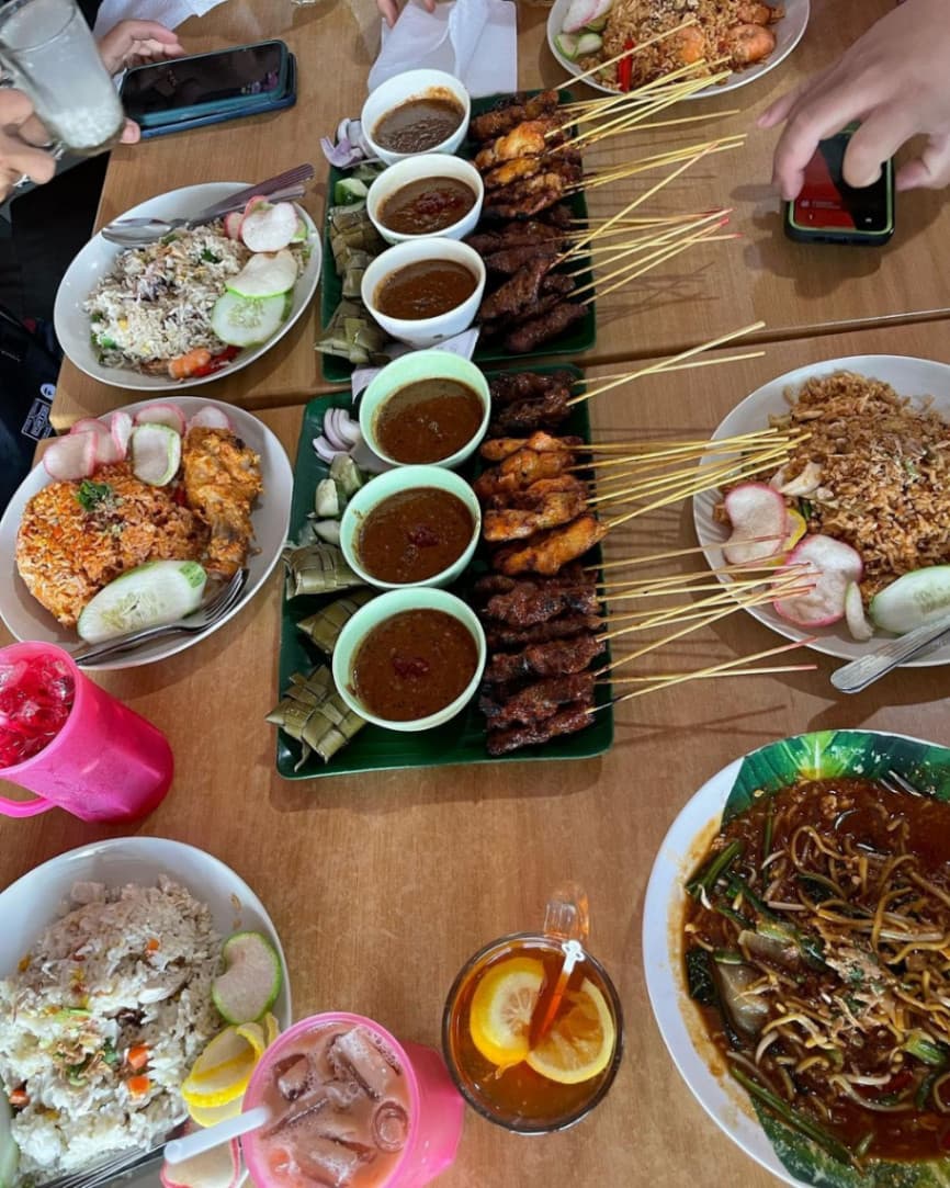 (City + Countryside) 2-Day 1-Night Selangor Team-Building Itinerary for Small Groups: Sate Kajang Retro (Kuala Selangor)