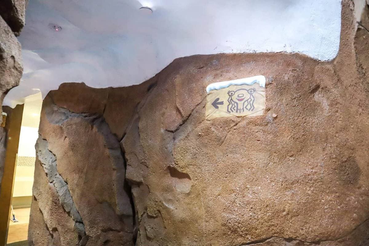 2D1N Genting Highlands Itinerary: Genting SkyWorlds Ice Age toilet