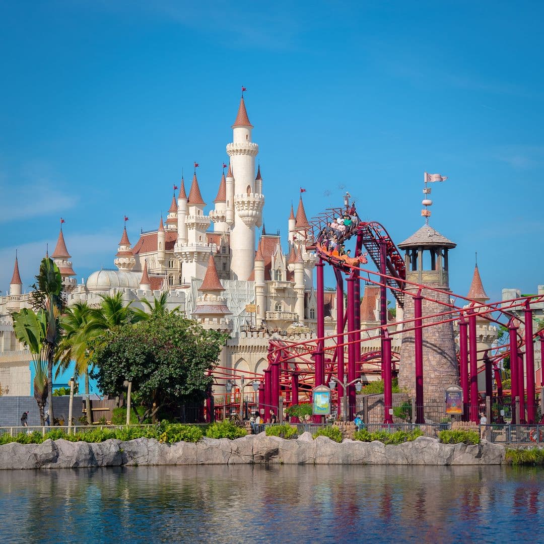(Work Hard, Play Lavishly) 11 Must-Try Luxury Team Outings in Singapore : Universal Studios Singapore
