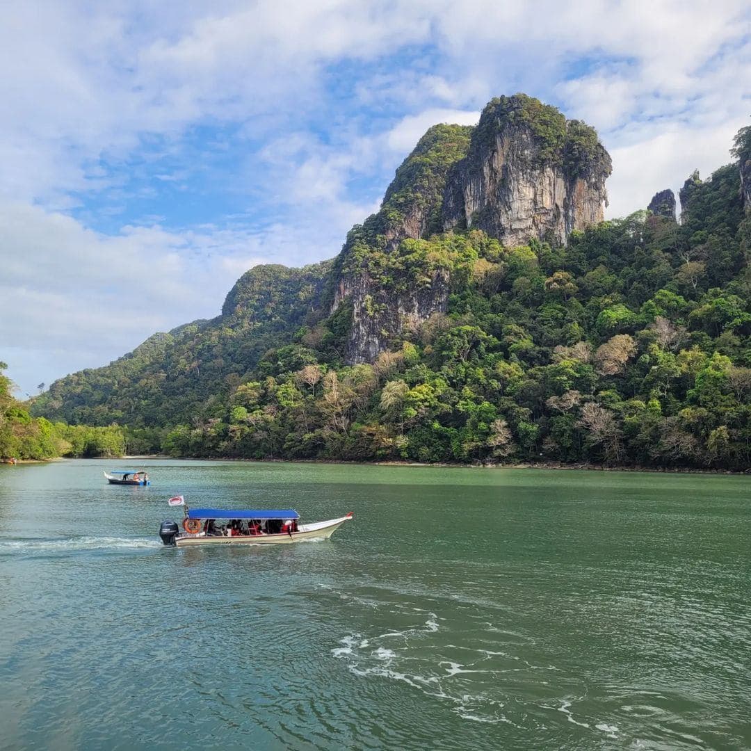 10 Nature-Inspired Activities in Malaysia for Stronger Connections: Langkawi Island Hopping