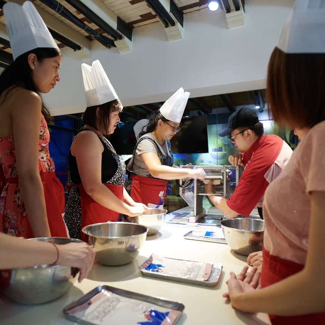 Spice Up Team Spirit: 9 Best F&B Companies Team Building Activities and Locations - Mamee Jonker House