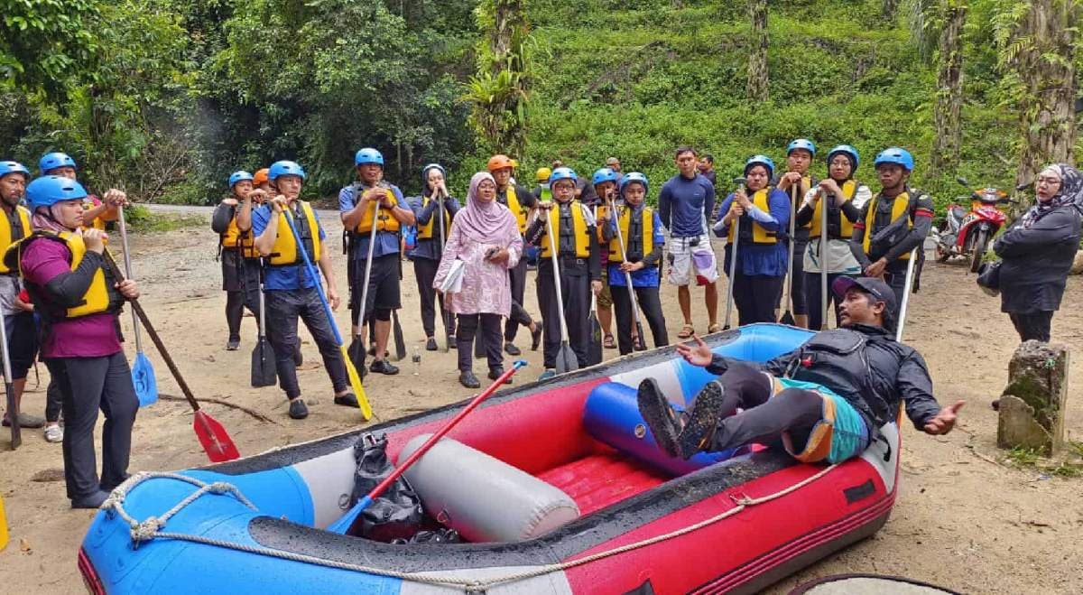 (2D1N) Survive Gopeng's Wild Rapids Together!: Gopeng white river rafting