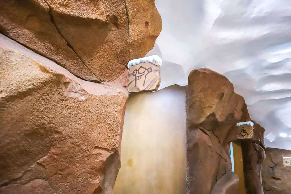 2D1N Genting Highlands Itinerary: Genting SkyWorlds Ice Age toilet
