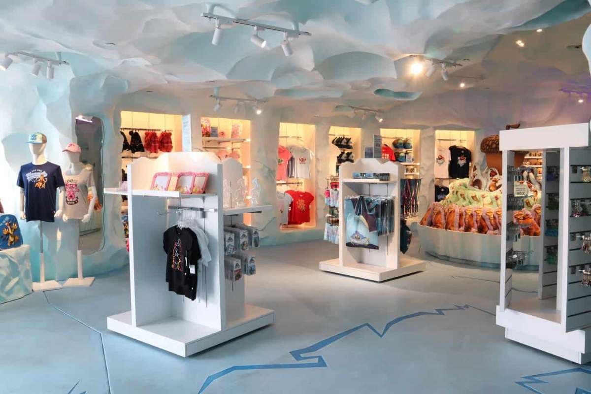 2D1N Genting Highlands Itinerary: Genting SkyWorlds Ice Age Cavern Treasures souvenir shop