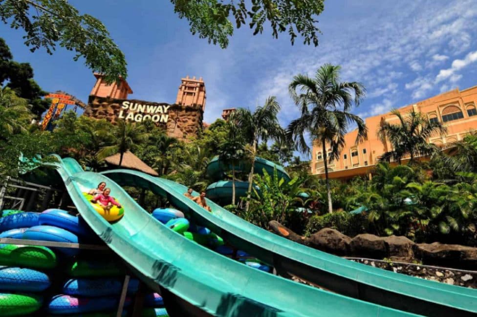 Sunway Lagoon vs SplashMania: Sunway Lagoon slide