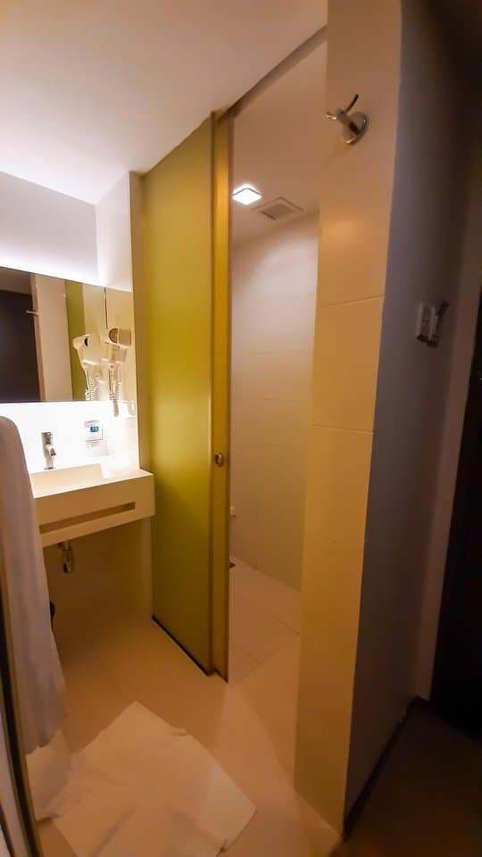 2D1N Genting Highlands Itinerary: Genting First World Hotel Y5 Deluxe Room toilet