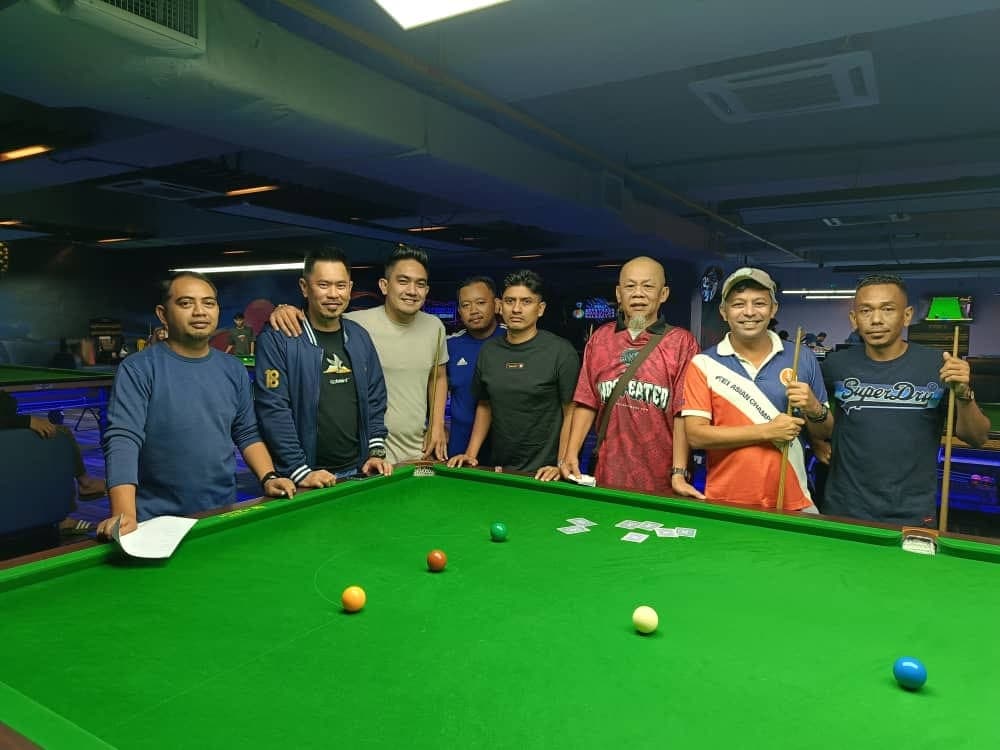 Small Teams, Big Fun: Top 16 Team-Building Activities in KL & Selangor for Small Groups - Olympic snooker club