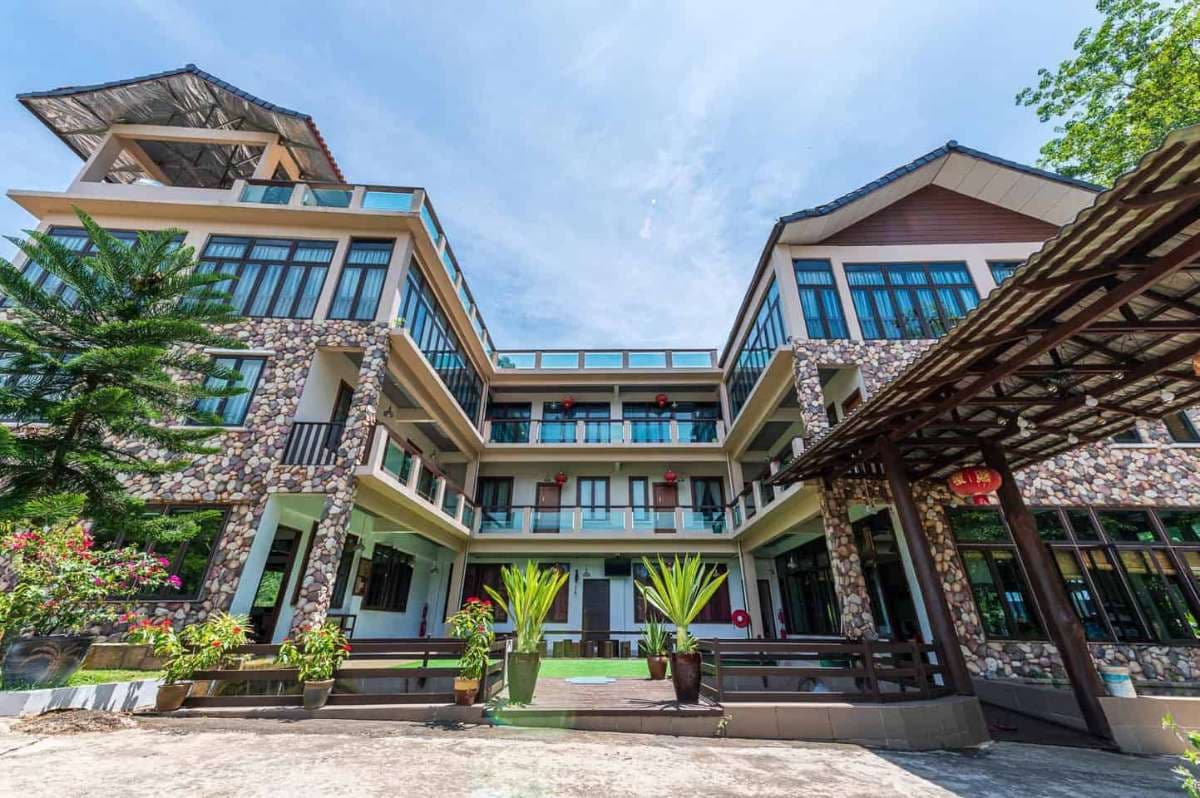 Size Matters: Top 8 Large Accomodations in Malaysia For 40- 89 Pax Company Retreat
