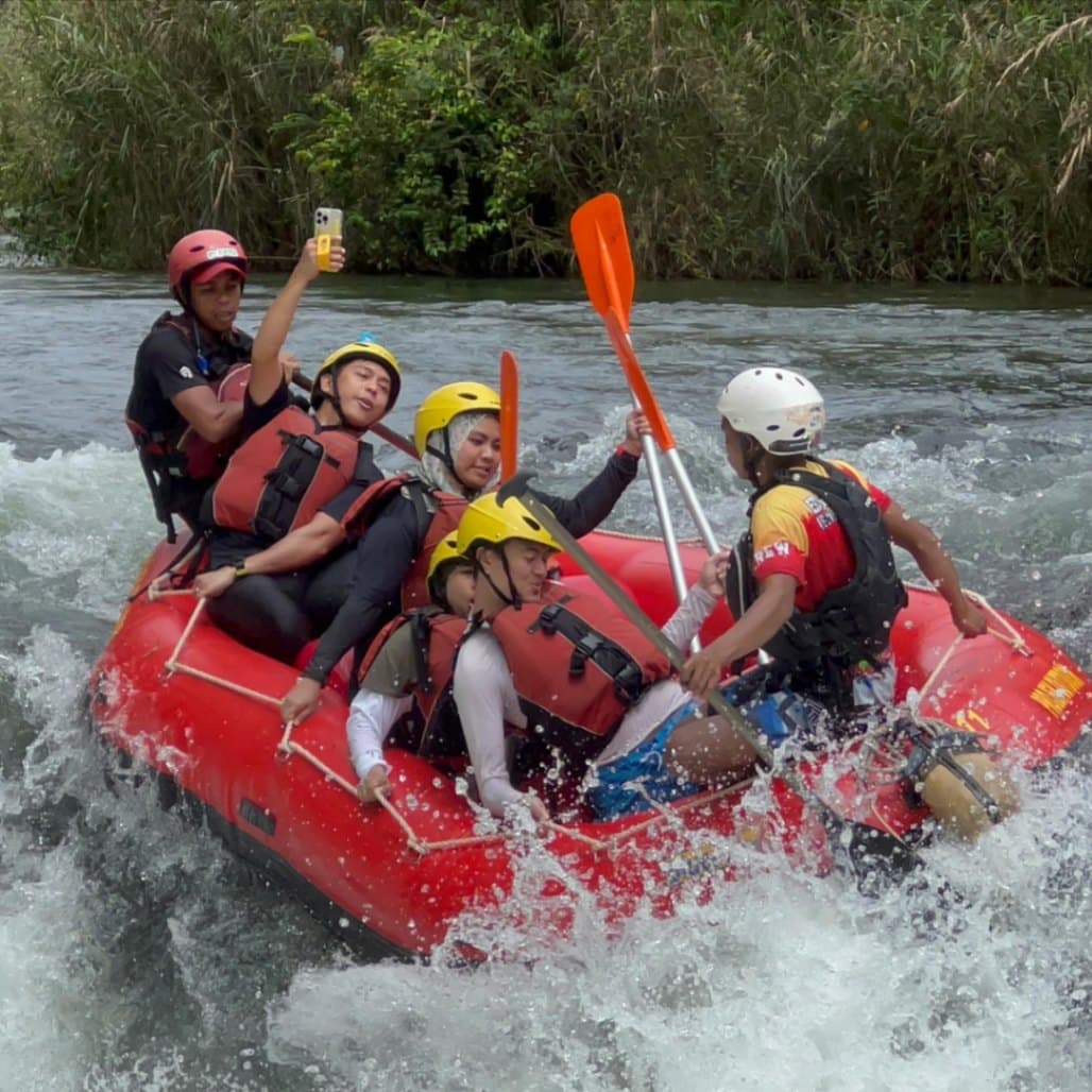 Synergy in Selangor: 19 Unforgettable Team-Building Activities - White Water Rafting